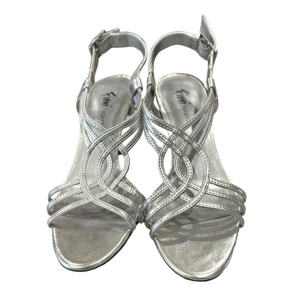 FIONi nights silver faux leather strapy sandal. Size 6 - Picture 2 of 9
